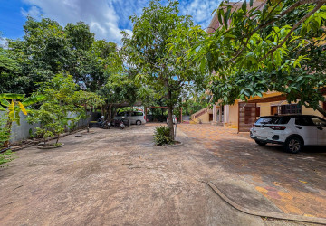 1 Bedroom Apartment For Rent - Svay Dangkum, Siem Reap thumbnail