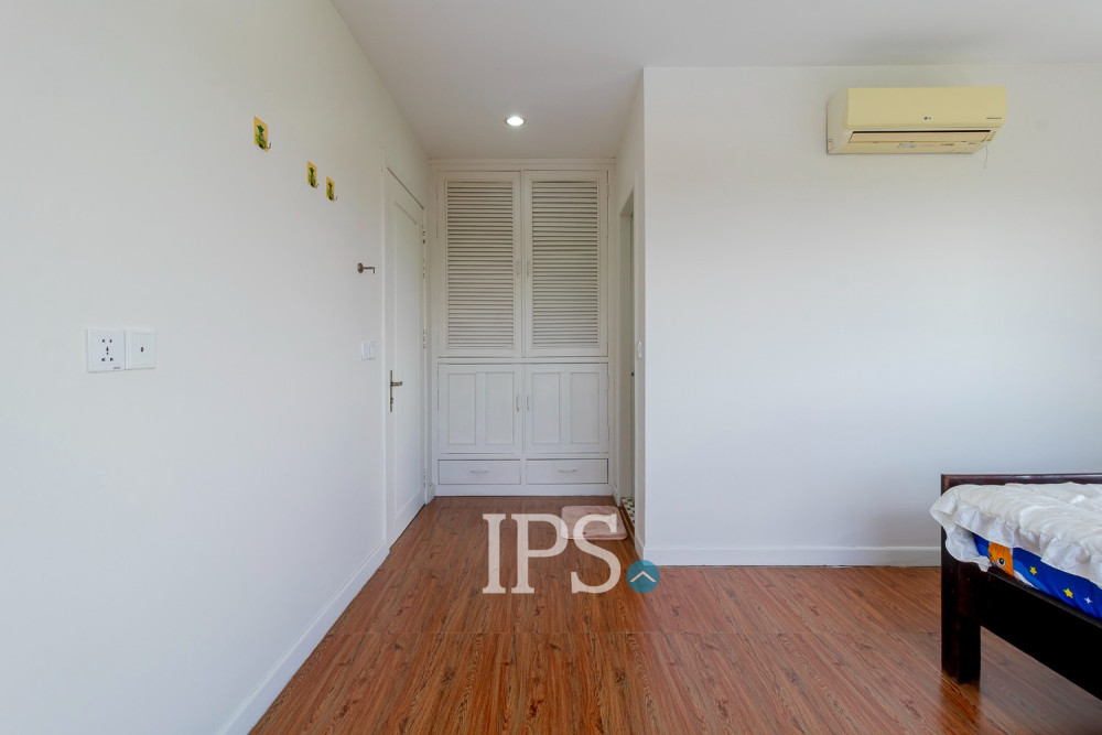 3 Bedroom Apartment For Rent - Svay Dangkum, Siem Reap - Image 9