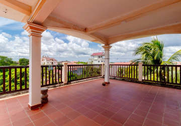 3 Bedroom Apartment For Rent - Svay Dangkum, Siem Reap thumbnail