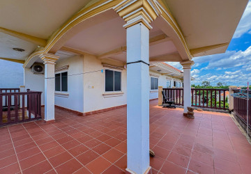 3 Bedroom Apartment For Rent - Svay Dangkum, Siem Reap thumbnail