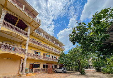 3 Bedroom Apartment For Rent - Svay Dangkum, Siem Reap thumbnail