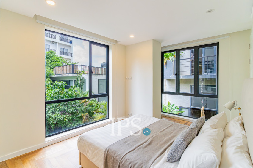 2 Bedroom Condo For Rent - Tonle Bassac, Phnom Penh
