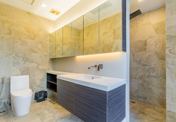 2 Bedroom Condo For Rent - Tonle Bassac, Phnom Penh thumbnail