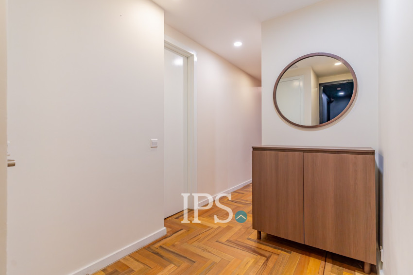 2 Bedroom Condo For Rent - Tonle Bassac, Phnom Penh