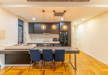2 Bedroom Condo For Rent - Tonle Bassac, Phnom Penh thumbnail