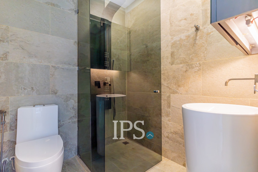 2 Bedroom Condo For Rent - Tonle Bassac, Phnom Penh