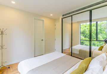 2 Bedroom Condo For Rent - Tonle Bassac, Phnom Penh thumbnail