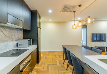 2 Bedroom Condo For Rent - Tonle Bassac, Phnom Penh thumbnail