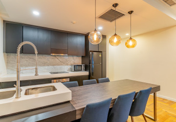 2 Bedroom Condo For Rent - Tonle Bassac, Phnom Penh thumbnail