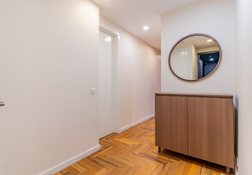 2 Bedroom Condo For Rent - Tonle Bassac, Phnom Penh thumbnail