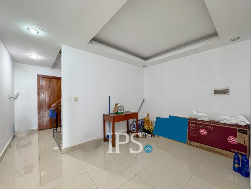 5 Bedroom Shophouse For Sale - Chreav, Siem Reap