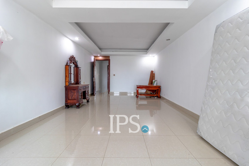 5 Bedroom Shophouse For Sale - Chreav, Siem Reap
