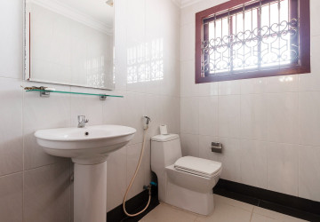 3 Bedroom Apartment For Rent - Sala Kamreuk, Siem Reap thumbnail