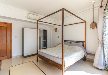 Renovated 1 Bedroom Apartment  For Rent - Phsar Chas, Phnom Penh thumbnail