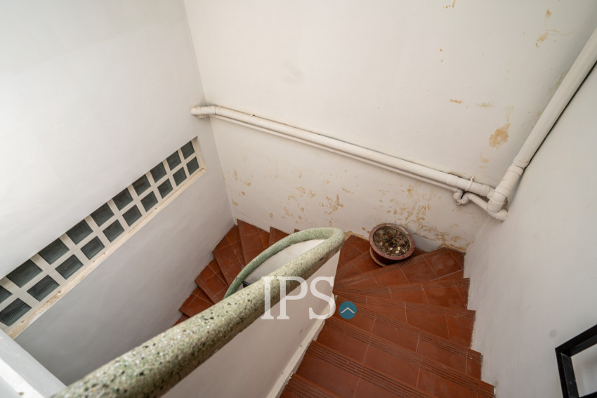Renovated 1 Bedroom Apartment  For Rent - Phsar Chas, Phnom Penh