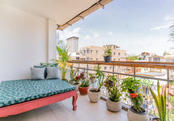 Renovated 1 Bedroom Apartment  For Rent - Phsar Chas, Phnom Penh thumbnail