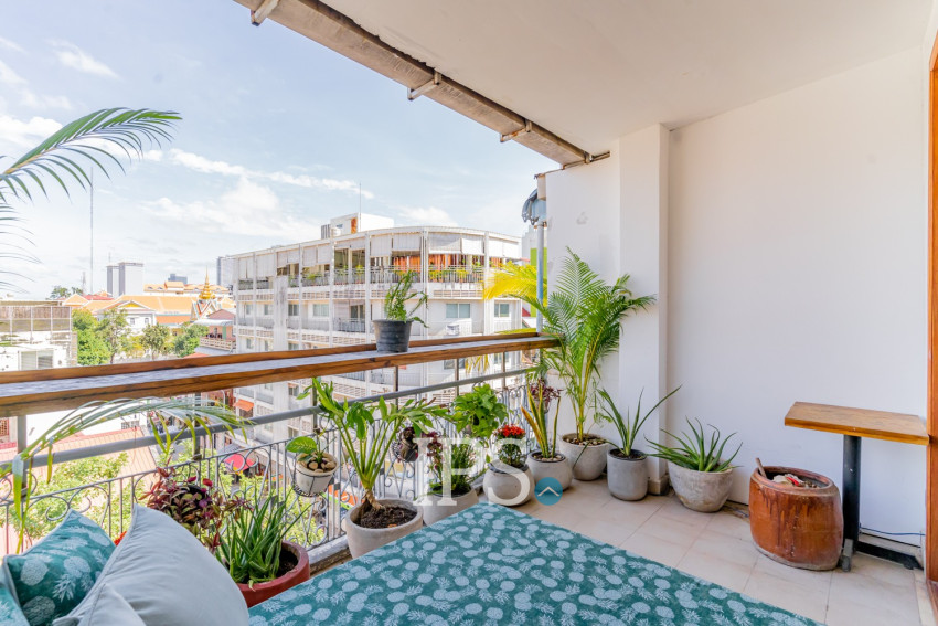 Renovated 1 Bedroom Apartment For Rent - Phsar Chas, Phnom Penh