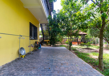 2 Bedroom Apartment For Rent - Sangkat Siem Reap, Siem Reap thumbnail