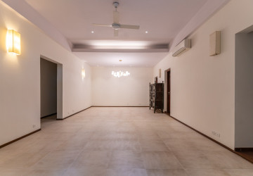 Renovated 3 Bedroom Apartment For Rent - Srah Chork , Phnom Penh thumbnail