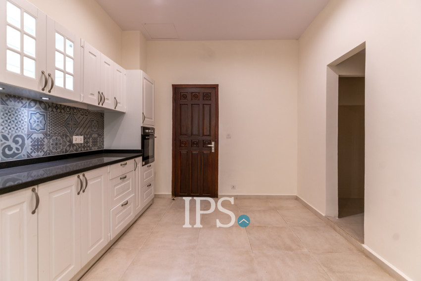 Renovated 3 Bedroom Apartment For Rent - Srah Chork , Phnom Penh