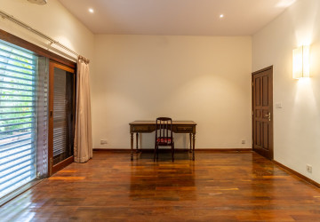 Renovated 3 Bedroom Apartment For Rent - Srah Chork , Phnom Penh thumbnail