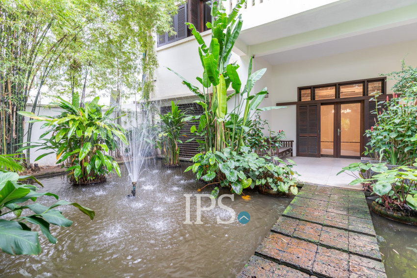 Renovated 3 Bedroom Apartment For Rent - Srah Chork , Phnom Penh