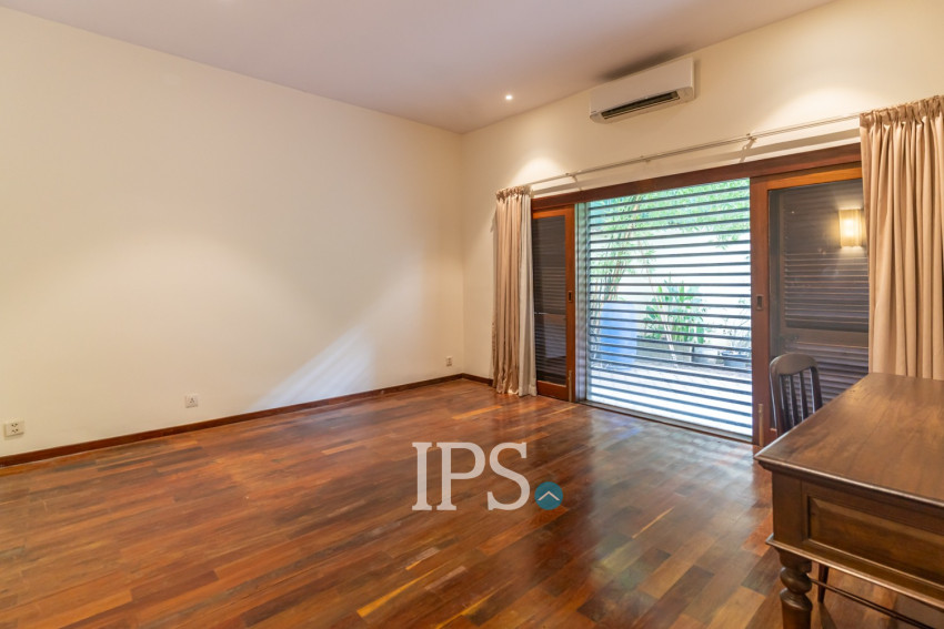 Renovated 3 Bedroom Apartment For Rent - Srah Chork , Phnom Penh