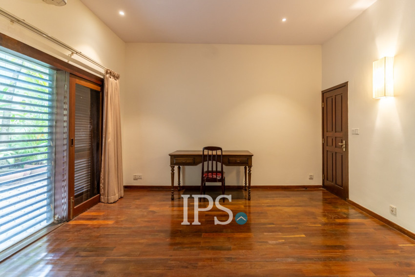 Renovated 3 Bedroom Apartment For Rent - Srah Chork , Phnom Penh