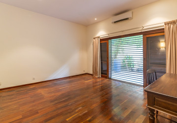 Renovated 3 Bedroom Apartment For Rent - Srah Chork , Phnom Penh thumbnail