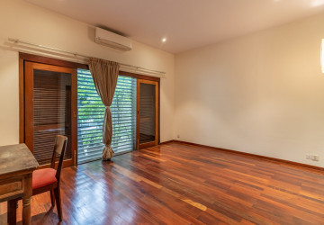 Renovated 3 Bedroom Apartment For Rent - Srah Chork , Phnom Penh thumbnail