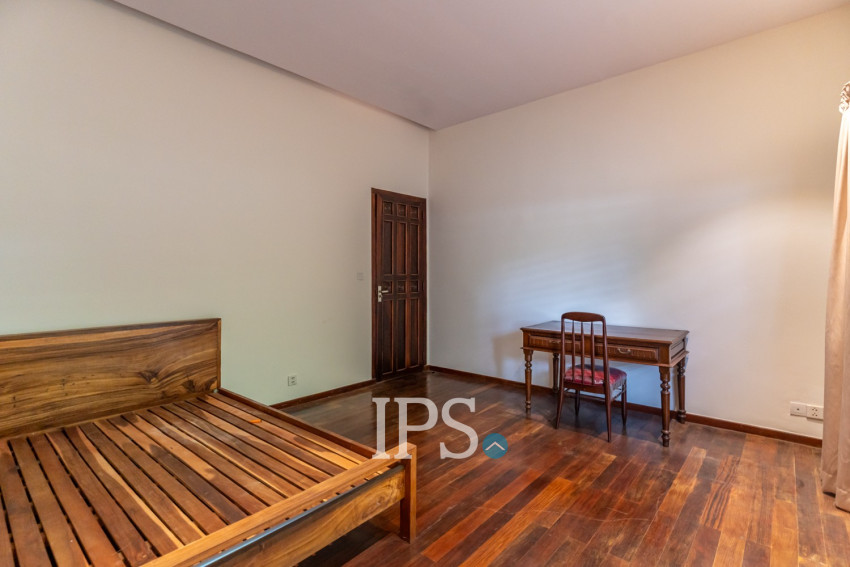 Renovated 3 Bedroom Apartment For Rent - Srah Chork , Phnom Penh