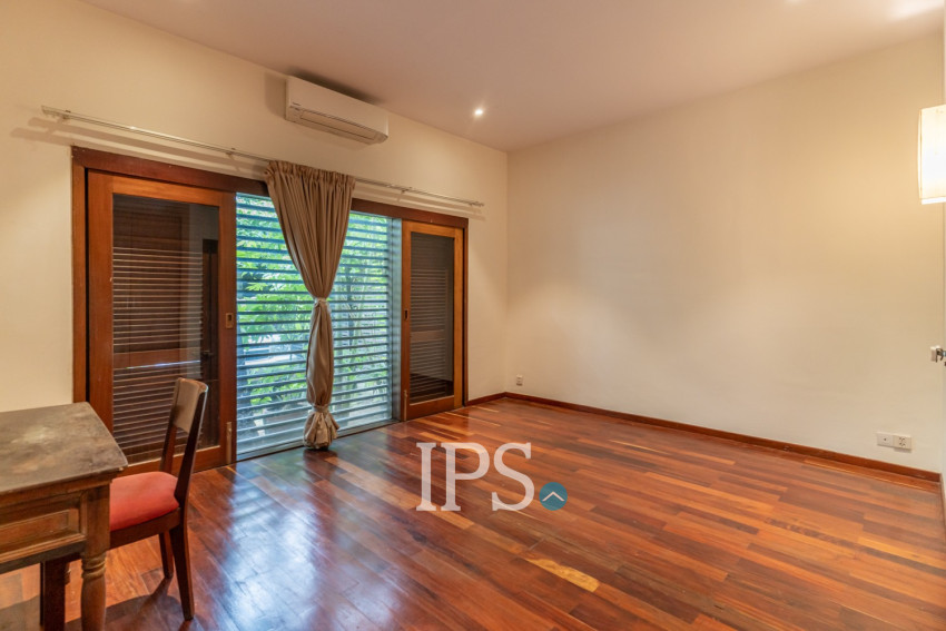 Renovated 3 Bedroom Apartment For Rent - Srah Chork , Phnom Penh