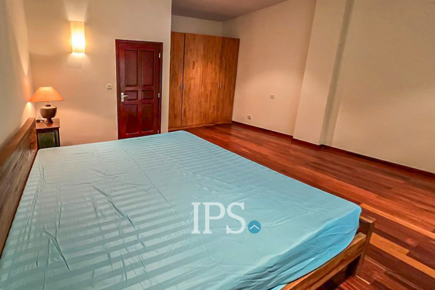 Renovated 3 Bedroom Apartment For Rent - Srah Chork , Phnom Penh