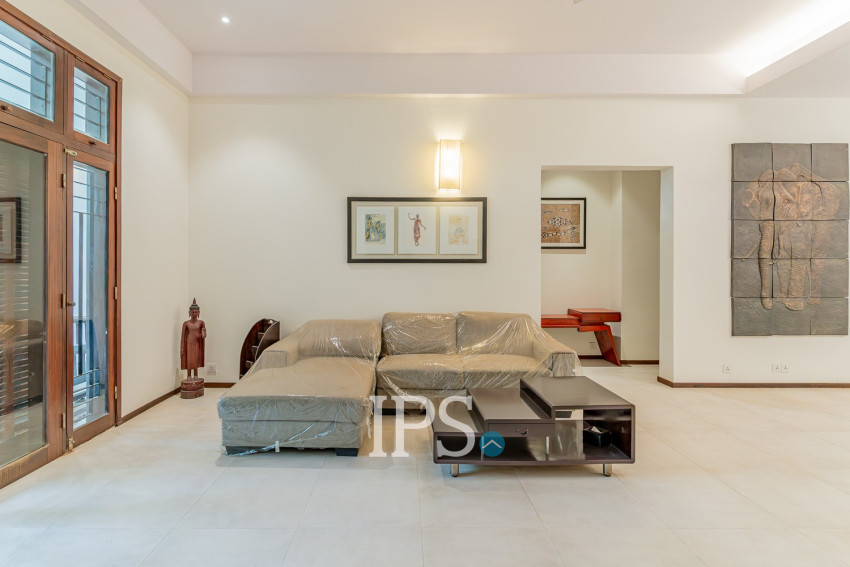 Renovated 3 Bedroom Apartment For Rent - Srah Chork , Phnom Penh