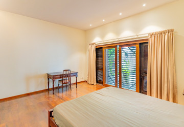 Renovated 3 Bedroom Apartment For Rent - Srah Chork , Phnom Penh thumbnail