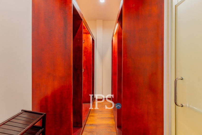 Renovated 3 Bedroom Apartment For Rent - Srah Chork , Phnom Penh