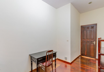 Renovated 3 Bedroom Apartment For Rent - Srah Chork , Phnom Penh thumbnail