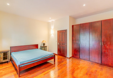 Renovated 3 Bedroom Apartment For Rent - Srah Chork , Phnom Penh thumbnail