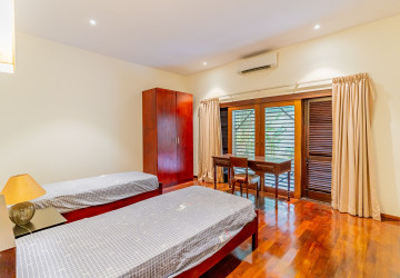 Renovated 3 Bedroom Apartment For Rent - Srah Chork , Phnom Penh thumbnail