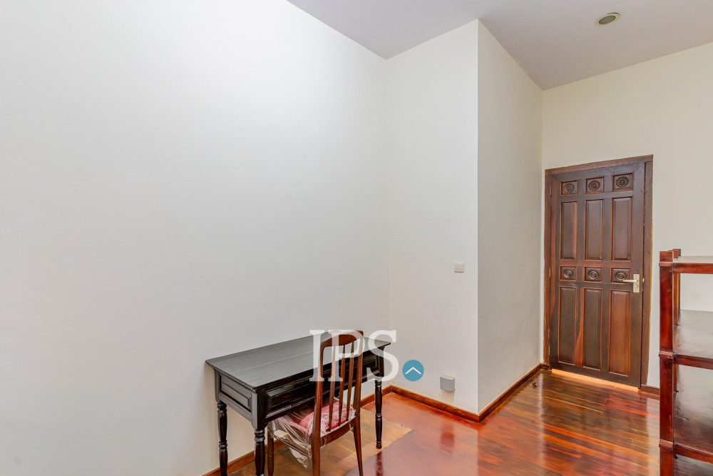 Renovated 3 Bedroom Apartment For Rent - Srah Chork , Phnom Penh - Image 24