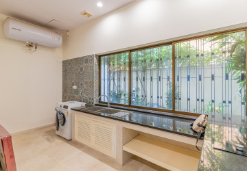 Renovated 3 Bedroom Apartment For Rent - Srah Chork , Phnom Penh thumbnail