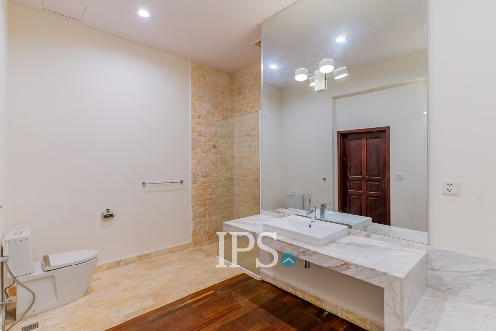 Renovated 3 Bedroom Apartment For Rent - Srah Chork , Phnom Penh - Image 34