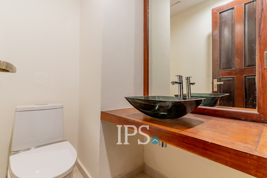 Renovated 3 Bedroom Apartment For Rent - Srah Chork , Phnom Penh