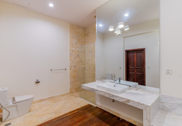 Renovated 3 Bedroom Apartment For Rent - Srah Chork , Phnom Penh thumbnail