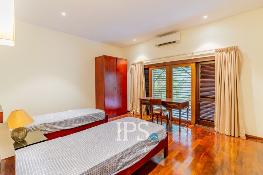Renovated 3 Bedroom Apartment For Rent - Srah Chork , Phnom Penh