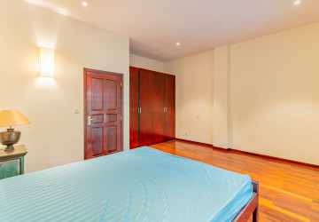Renovated 3 Bedroom Apartment For Rent - Srah Chork , Phnom Penh thumbnail