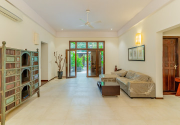 Renovated 3 Bedroom Apartment For Rent - Srah Chork , Phnom Penh thumbnail