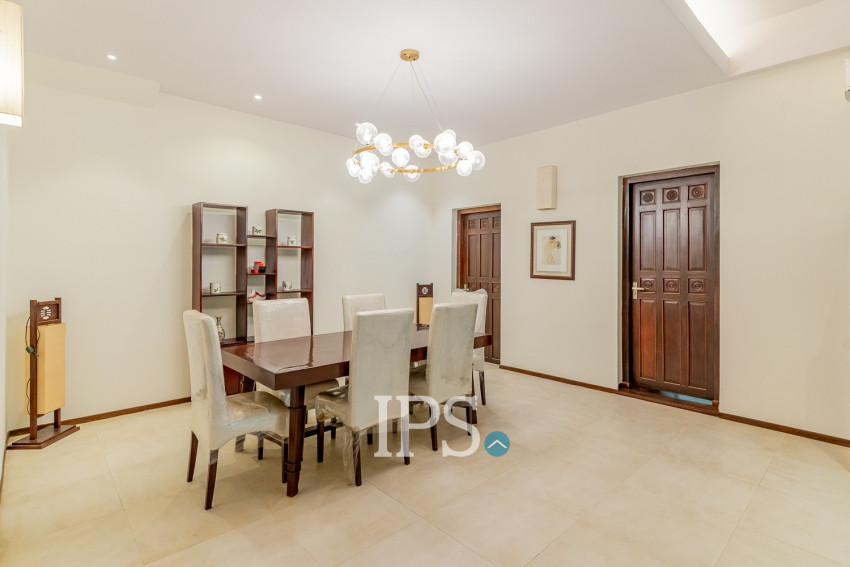 Renovated 3 Bedroom Apartment For Rent - Srah Chork , Phnom Penh