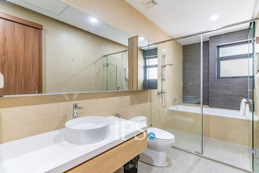 3 Bedroom Serviced Apartment For Rent - Tonle Bassac, Phnom Penh