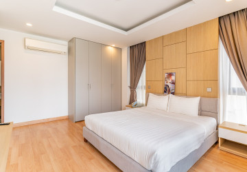 3 Bedroom Serviced Apartment For Rent - Tonle Bassac, Phnom Penh thumbnail